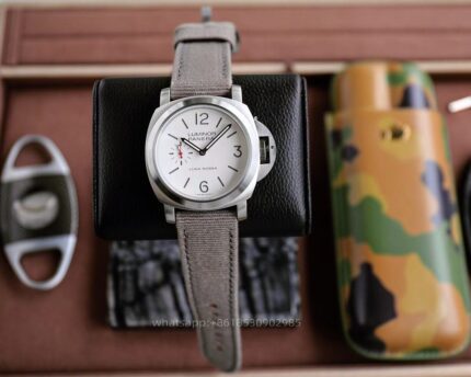 Panerai Luminor Mens Watch 44mm Automatic Mechanical Movement Stainless Steel Watches - Image 2