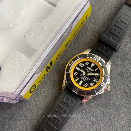 Breitling Superocean Mens Watch 42mm CAL.2824 Automatic Mechanical Movement Stainless Steel Watches - Image 4