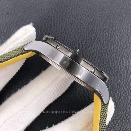 Breitling Avenger Mens Watch 44mm CAL.2824 Automatic Mechanical Movement Stainless Steel Watches - Image 6