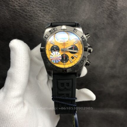 Breitling Avenger Mens Watch 45mm CAL.2824 Automatic Mechanical Movement Stainless Steel Watches - Image 3