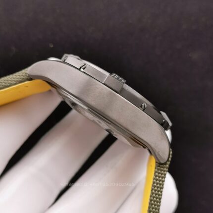 Breitling Avenger Mens Watch 45mm CAL.2824 Automatic Mechanical Movement Stainless Steel Watches - Image 7