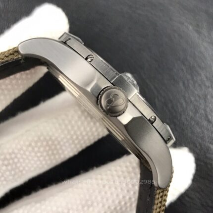 Breitling Avenger Mens Watch 44mm CAL.2824 Automatic Mechanical Movement Stainless Steel Watches - Image 6