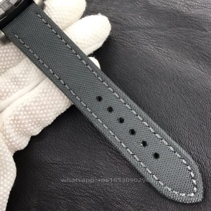 Breitling Avenger Mens Watch 44mm CAL.2824 Automatic Mechanical Movement Stainless Steel Watches - Image 9