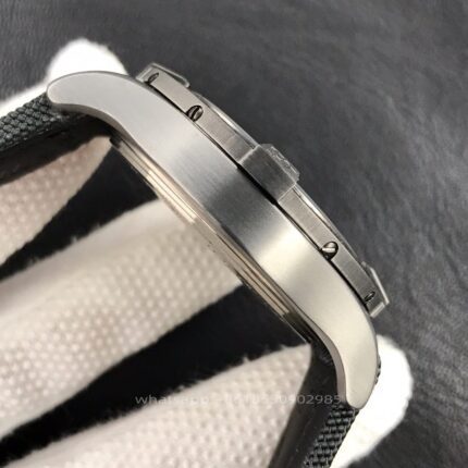 Breitling Avenger Mens Watch 44mm CAL.2824 Automatic Mechanical Movement Stainless Steel Watches - Image 5