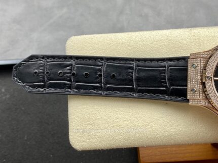 HUBLOT Classic Fusion Mens Watch 42mm Cal.HB1110 Automatic mechanical movement Stainless Steel Watches VS Factory - Image 9