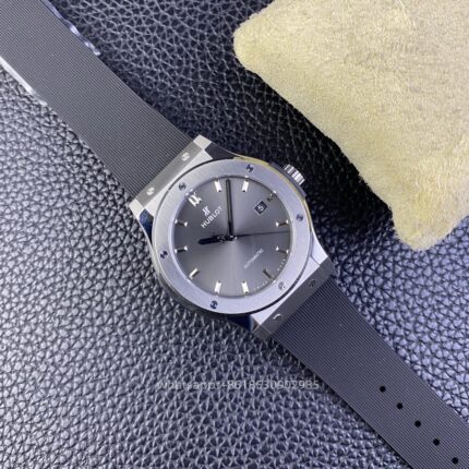 HUBLOT Classic Fusion Mens Watch 42mm Cal.HB1110 Automatic mechanical movement Stainless Steel Watches - Image 5