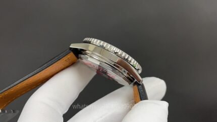 Breitling Navitimer Mens Watch 43mm CAL.B01 Automatic Mechanical Movement Stainless Steel Watches - Image 4